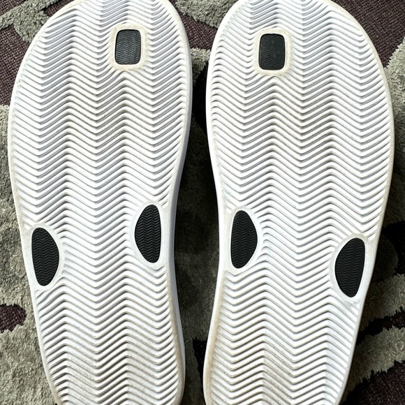 Nike Bella Kai Flip Flops - Picture 4 of 6